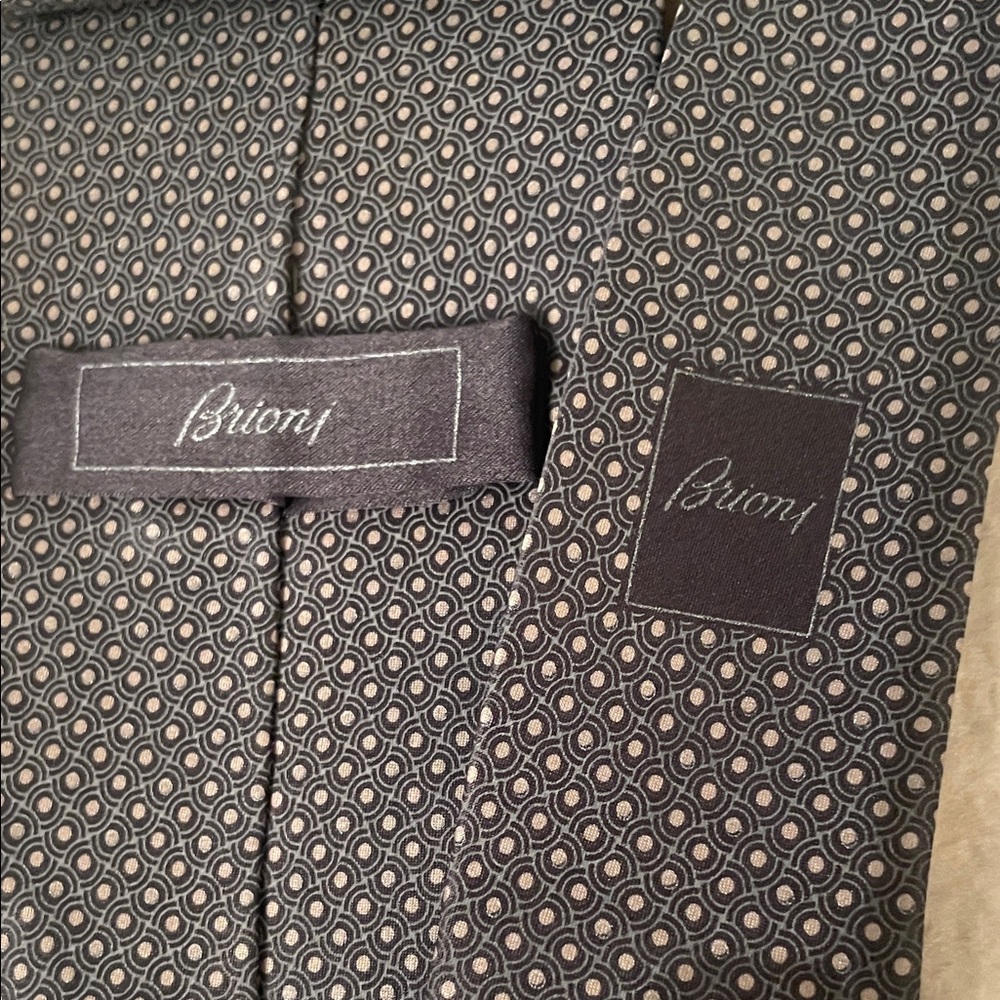 Brioni Gray Geometric Men's 100% Silk Tie